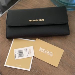 Michael Kors Jet Set Travel LG trifold wallet